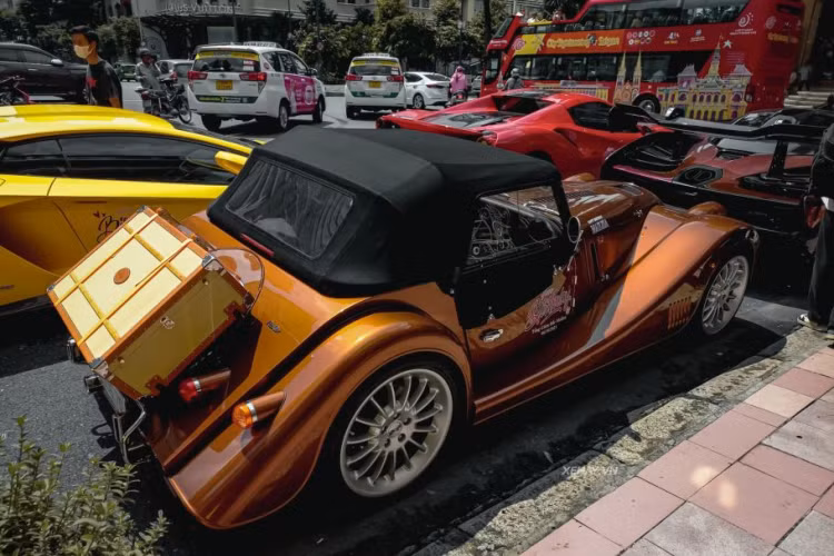 Đây được coi là một trong những mẫu xe tiết kiệm nhiên liệu nhất trong lịch sử sản xuất của Morgan với chỉ số phát thải 180g/km và mức tiêu thụ chỉ 8,2 lít xăng/100 km.