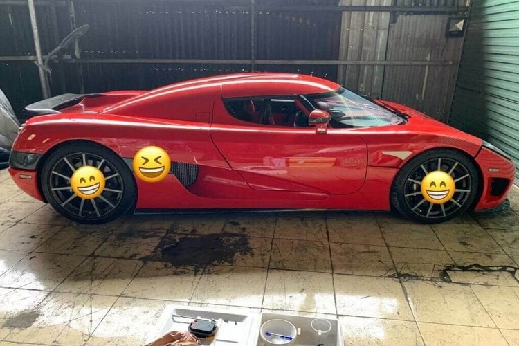  Điều này đã khiến cho không ít người tin rằng, bom tấn Koenigsegg CCX đã về Tây Ninh định cư, tuy nhiên cũng rất có thể siêu phẩm này đang ở đâu đó tại TP HCM, trong biệt thự của 1 đại gia ở Tây Ninh. Được biết, chiếc xe Koenigsegg CCX đã vào Sài thành hơn 1 năm để khám bệnh.