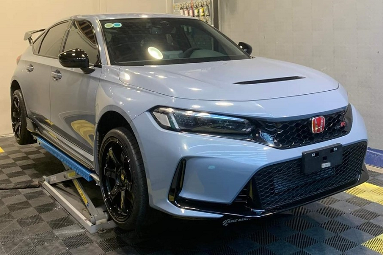 Honda Civic Type R 2023 “uong xang nhu nuoc”, day binh chay chi 240km-Hinh-3