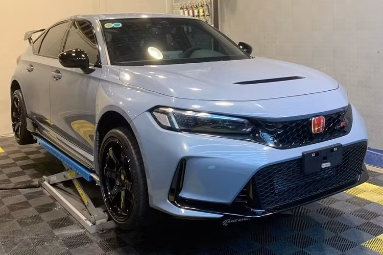 Honda Civic Type R 2023 “uong xang nhu nuoc”, day binh chay chi 240km-Hinh-3