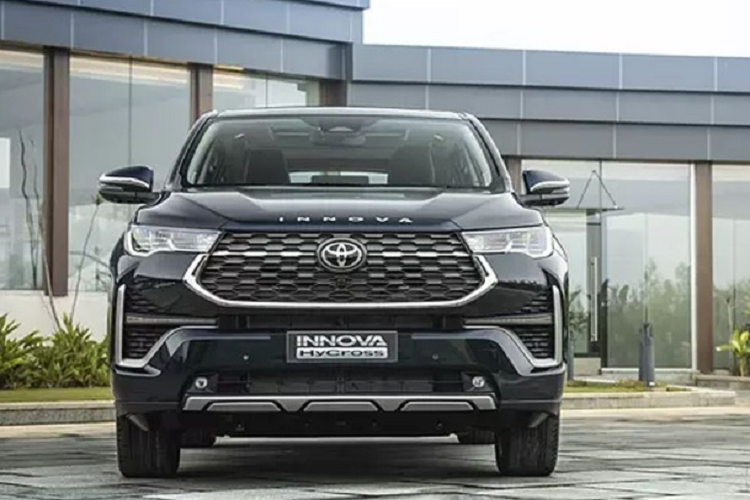 Điều này là dễ hiểu bởi Toyota Innova thế hệ mới được chuyển sang dùng khung gầm TNGA-C và tạm thời trong khu vực Đông Nam Á chỉ có nhà máy Toyota Karawang, Indonesia mới đủ tiêu chuẩn và trang thiết bị để đáp ứng cho việc sản xuất và lắp ráp xe.