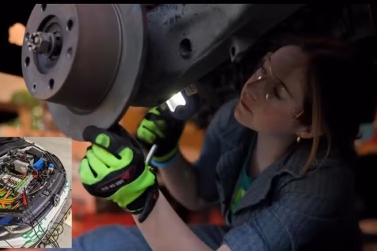 Chiếc ôtô xăng đổi động cơ điện này sẽ cho tầm vận hành từ 250 - 300 km trong một lần sạc. Hiện tại, e-Revolt vẫn đang nghiên cứu để cải thiện tầm vận hành cho những chiếc xe thay đổi động cơ này.