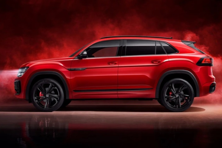 Tại Trung Quốc, xe còn có tùy chọn động cơ xăng tăng áp V6 2.5L, cho công suất 295 mã lực và mô-men xoắn 500 Nm. Cả hai động cơ đều đi kèm hộp số tự động ly hợp kép 7 cấp DSG và hệ dẫn động bốn bánh toàn thời gian 4Motion.