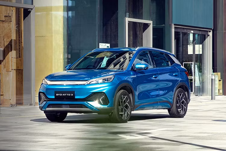 Tổng cộng có 2.078 xe điện BYD được đăng ký trong tháng 2/2023, chiếm 37,8% thị trường xe nước này, trong số đó có đến 2.068 chiếc là mẫu Atto 3, gần gấp đôi vị trí thừ cũng là mẫu xe điện Trung Quốc, chiếc Nea V với 1.254 xe, Tesla Model Y có 534 chiếc được bán ra, giữ vị trí thứ 3.