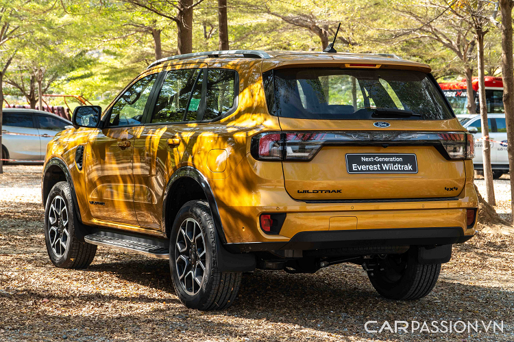 Ngoài Everest Wildtrak, các phiên bản thấp hơn vẫn đang được phân phối với mức giá như sau: Ambiente (có giá 1,099 tỷ đồng), Sport (có giá 1,166 tỷ đồng), Titanium và Titanium+ (có giá 1,286 tỷ đồng và 1,452 tỷ đồng)