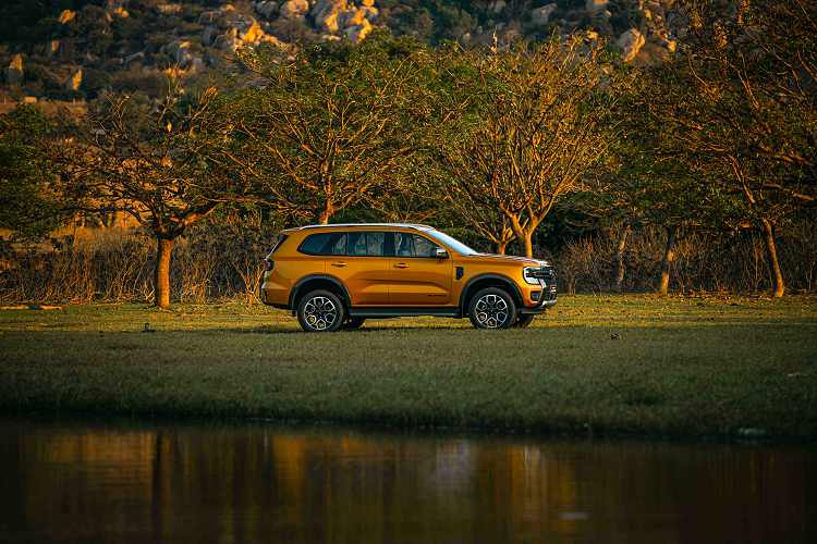 Trong 3 tháng đầu năm 2023, Ford Everest đã bán được 2.509 xe, vượt trội các mẫu xe đình đám trước đây như Toyota Fortuner (955 xe), Mitsubishi Pajero Sport (227 xe), Isuzu mu-X (34 xe), Mazda CX-8 (614 xe), Kia Sorento (458 xe) và Hyundai Santa Fe (1.348 xe).