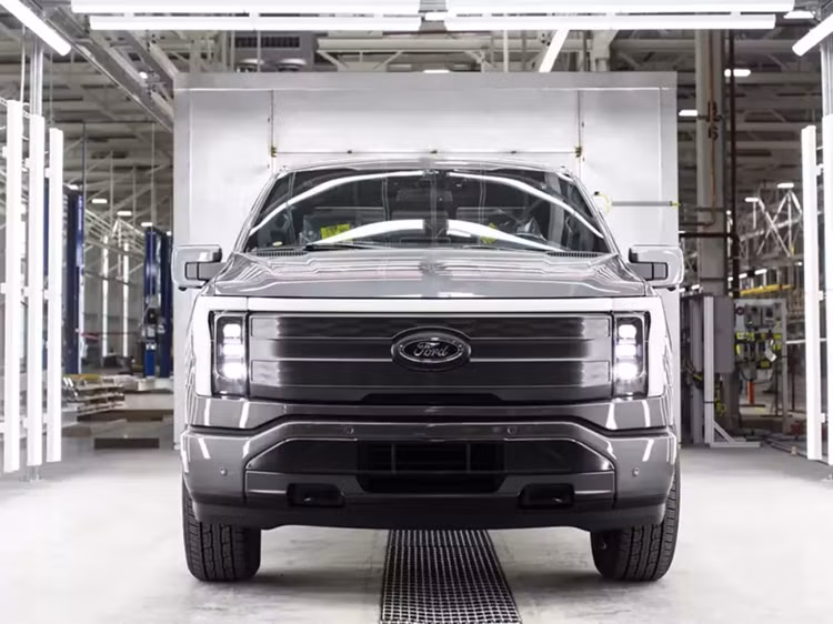 Ford tam cat dau tu vao mang oto dien vi lo chong lo-Hinh-2