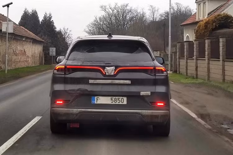 Có thể đây là một phần trong kế hoạch mở rộng thị trường tại khu vực châu Âu của thương hiệu VinFast. Trước Cộng hòa Séc, VinFast VF8 đã được giới thiệu tại những thị trường châu Âu khác như Đức, Pháp và Hà Lan. Tại thị trường Đức, VinFast VF8 có giá khởi điểm từ 61.700 Euro.