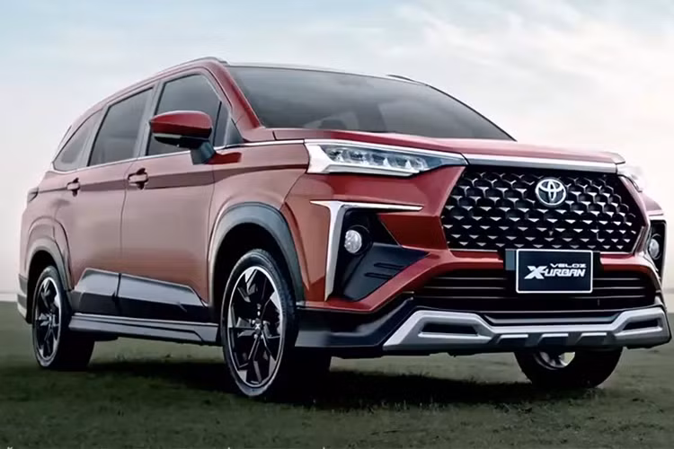 Gói X-Urban dành cho Toyota Veloz có giá bán lẻ là 39.900 Baht (khoảng 27 triệu đồng). Nếu cộng cả tiền mua xe, chi phí khách hàng Thái Lan phải trả là 914.900 Baht (619 triệu đồng).