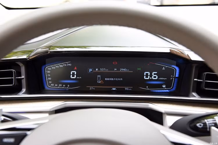 Hiện chưa rõ Hyundai Custo ở Việt Nam dùng động cơ nào. Trong khi đó, tại Trung Quốc, xe được trang bị 2 loại động cơ xăng 4 xi-lanh, tăng áp.