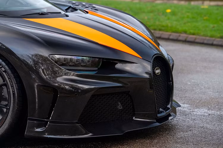 Nếu như đại lý siêu xe nổi tiếng tại Anh Quốc - Tom Hartley Jnr không đăng tải thông tin bán chiếc xe này thì chắc cũng không ai nghĩ đây chính là chiếc siêu xe thể thao phá kỷ lục phiên đấu giá vào tháng 11/2022 với mức 5 triệu USD (tương đương hơn 117 tỷ đồng).