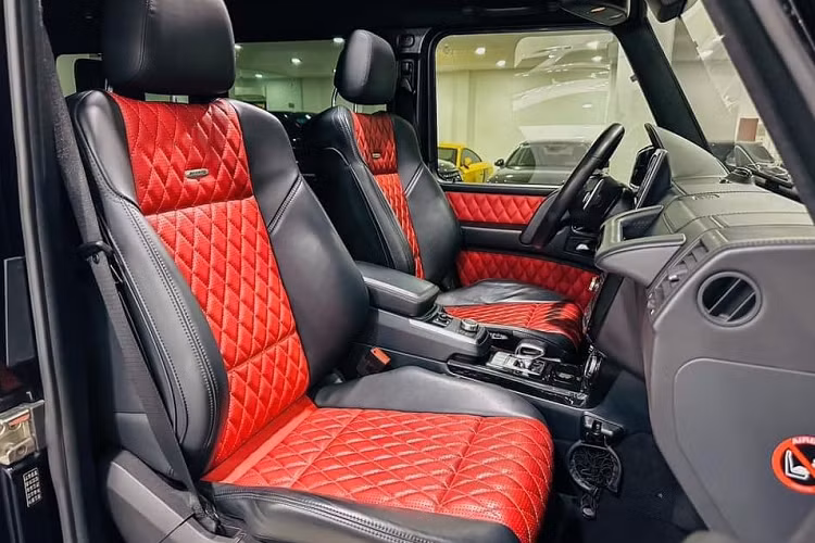 Ban đầu, những chiếc xe SUV hạng sang Mercedes-Benz G63 AMG đời 2014 có giá bán chính hãng trên 7 tỷ đồng, vì thế, qua nhiều năm, giá trị của xe sẽ giảm xuống tùy theo tình trạng sức khỏe của xe nhưng riêng chiếc xe Mercedes-Benz G63 AMG mang siêu biển ngũ quý 9 thì lại tăng giá.