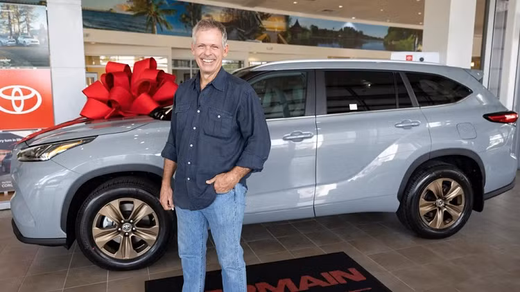 Toyota Highlander chay 1,6 trieu km bi hong do bao duoc tang xe moi-Hinh-3