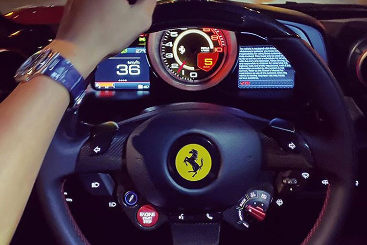 Minh Nhua tau Ferrari F8 Tributo gan 30 ty dong cua Cuong Do la-Hinh-7