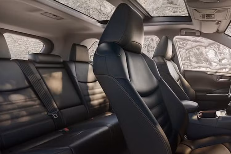 Thực tế, RAV4 hybrid sẽ vẫn là phiên bản phổ biến nhất của dòng sản phẩm RAV4 ở Mỹ, thị trường lớn nhất của hãng xe Nhật. Tuy nhiên, không loại trừ khả năng, Toyota sẽ hồi sinh phiên bản thuần điện cho dòng SUV nhỏ gọn này.