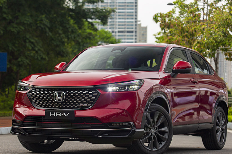  Honda HR-V Kết thúc tháng 7, mẫu xe CUV cỡ B nhà Honda ghi nhận doanh số có phần ảm đạm với 273 xe, xếp thứ 4 trong phân khúc. Ra mắt Việt Nam từ năm 2018 nhưng doanh số bán hàng của HR-V chưa thực sự ấn tượng. Lý do chính là giá bán của HR-V quá cao so với các đối thủ. 