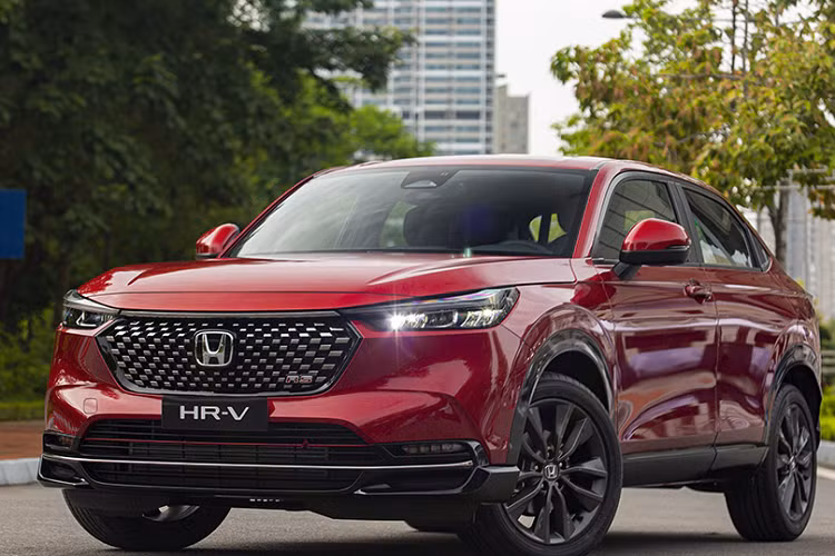  Honda HR-V Kết thúc tháng 7, mẫu xe CUV cỡ B nhà Honda ghi nhận doanh số có phần ảm đạm với 273 xe, xếp thứ 4 trong phân khúc. Ra mắt Việt Nam từ năm 2018 nhưng doanh số bán hàng của HR-V chưa thực sự ấn tượng. Lý do chính là giá bán của HR-V quá cao so với các đối thủ. 