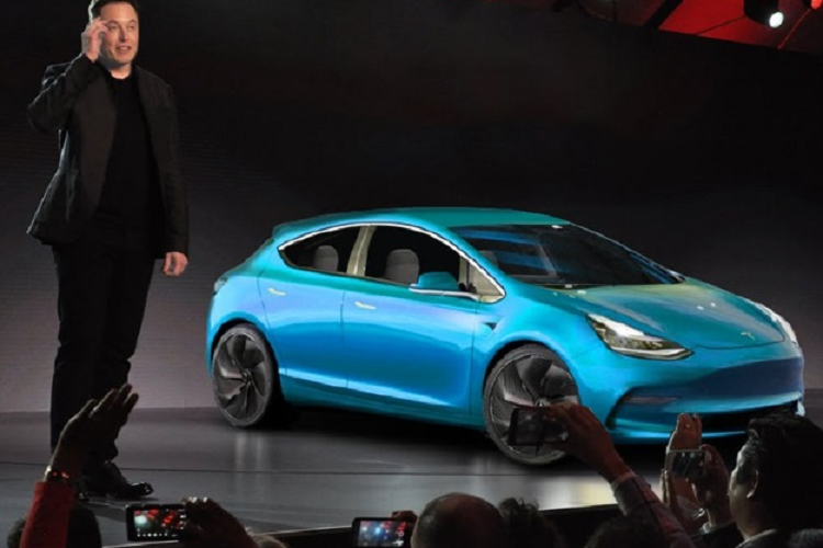 Nhưng khi trình làng, giá của xe lại tăng lên đáng kể là 46.990 USD (khoảng 1,1 tỷ đồng). Mặt khác, nhiều người cho rằng, Tesla công bố giá bán của mẫu xe này quá sớm, sẽ ảnh hưởng đáng kể đến doanh số của Model 3.