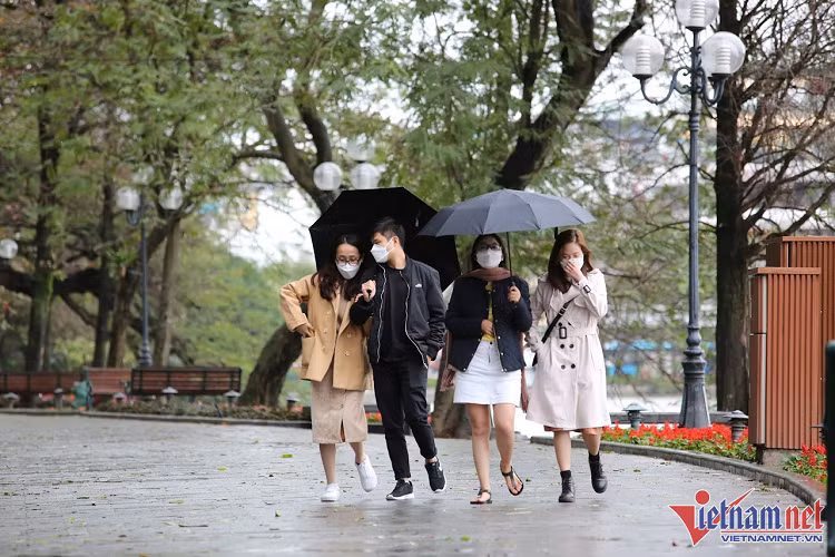 Du bao thoi tiet 1/2: Mien Bac nang muon, sap chuyen nom am