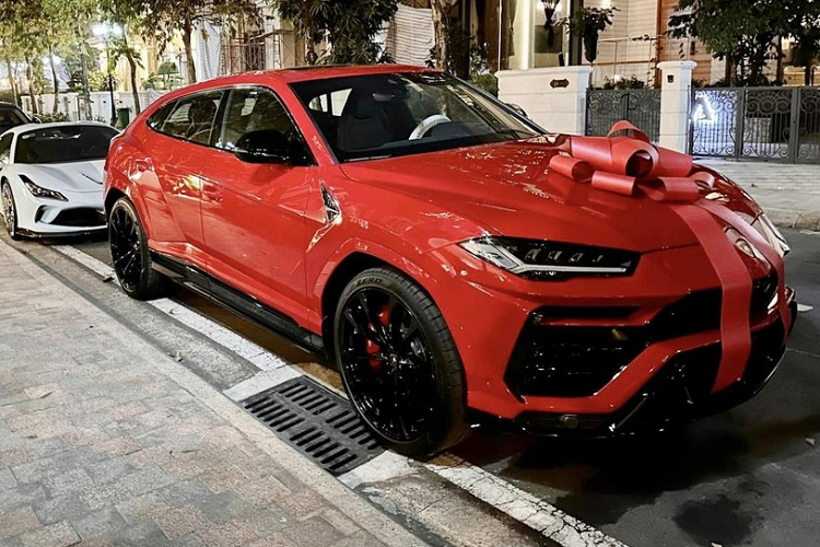 Dai gia Da Lat tau Lamborghini Urus hon 21 ty mau doc nhat Viet Nam