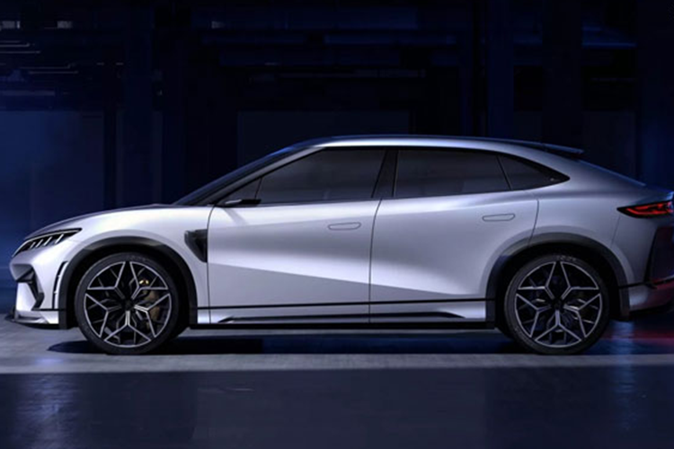 Tất nhiên, còn có nhiều đối thủ nội địa, chẳng hạn như Xpeng G6 có mức giá hấp dẫn, đáp ứng ngay lập tức sự phổ biến trên thị trường nhờ hiệu suất chi phí cực cao.