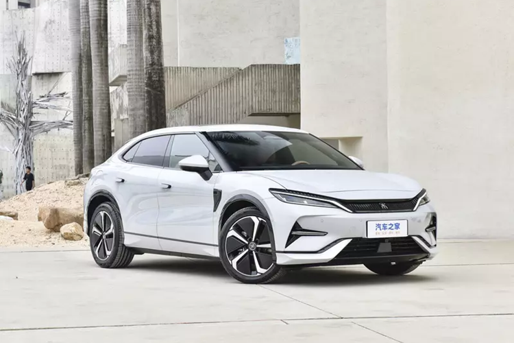 SUV điện BYD Song L 2023 được xây dựng trên nền tảng điện tử 3.0 và sẽ được trang bị công nghệ tích hợp thân pin CTB, dẫn động 4 bánh điện thông minh, hỗ trợ lái thông minh DiPilot, hệ thống Yunnan C... Đồng thời, điều mà người dùng quan tâm nhất chính là thời lượng pin thuần điện của nó cũng được tiết lộ trong lần này.