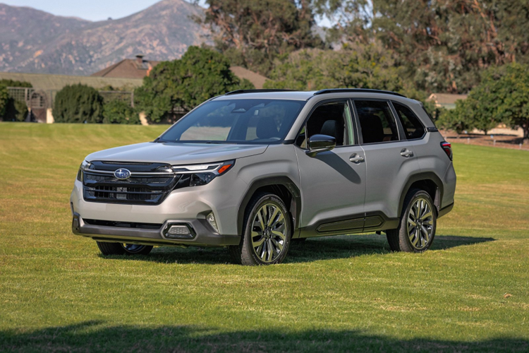 Hiện chưa có thông tin về động cơ của Subaru Forester 2024. Tuy nhiên, dù dùng động cơ nào thì xe cũng sẽ được trang bị hộp số biến thiên vô cấp CVT và hệ dẫn động 4 bánh toàn thời gian AWD.