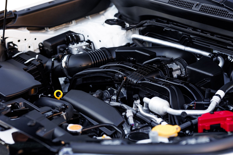 Tương tự ngoại thất, nội thất của bản Sport cũng có điểm nhấn màu đồng ở mặt táp-lô và vô lăng. So với các đối thủ cùng phân khúc, nội thất của Subaru Forester 2024 có lẽ sẽ gây thất vọng vì trông khá lỗi thời.