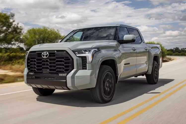 Toyota va Lexus la thuong hieu giu gia tot nhat thi truong oto cu