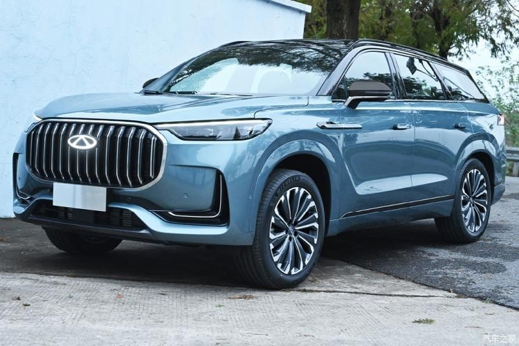 Hãng xe Chery của Trung Quốc đã chính thức ra mắt mẫu SUV hàng đầu mới của mình Tiggo 9. Thực tế, vào tháng 2 đầu năm nay, hãng xe Trung Quốc đã vén màn chiếc SUV Chery Tiggo 9 2023 mới nhưng các thông tin về số phiên bản của xe cũng như giá bán chưa được công bố nhiều.