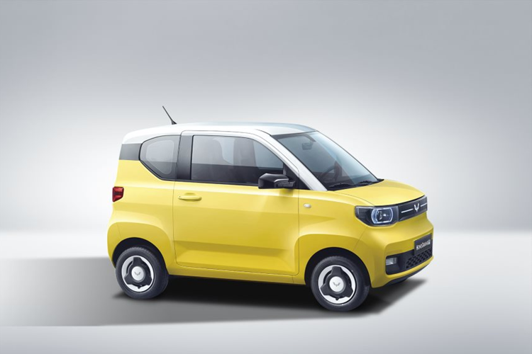 Đáng tiếc, theo thông tin khai báo trước đó, Wuling Hongguang Mini EV bản mới vẫn được trang bị động cơ điện sản sinh ra công suất tối đa 20 kW, tương đương 27 mã lực, không có trang bị sạc nhanh, vốn là điểm yếu của chiếc xe điện này.