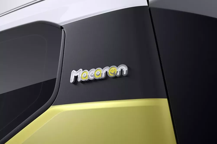 Trong đó, vào ngày 29/6/2023, mẫu ôtô điện đô thị cỡ nhỏ Wuling Hongguang Mini EV đã chính thức trình làng ở thị trường Việt Nam, trở thành chiếc xe ôtô có giá bán rẻ nhất tại nước ta.