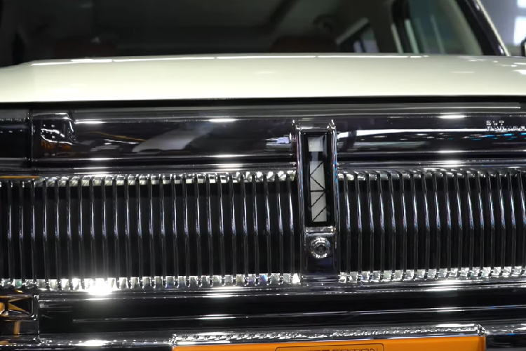 Xe được sản xuất bởi Qida, một công ty thuộc Chery Group. Tốc độ tối đa của iCar 03 đạt 150 km. Trong tương lai, Chery cũng sẽ ra mắt phiên bản 4WD. Chery được chính phủ chấp thuận sản xuất phiên bản iCar tiêu chuẩn. Tuy nhiên, phiên bản tiêu chuẩn hoàn toàn không được trưng bày tại triển lãm. Thay vào đó, hãng xe tung ra một số phiên bản mới.