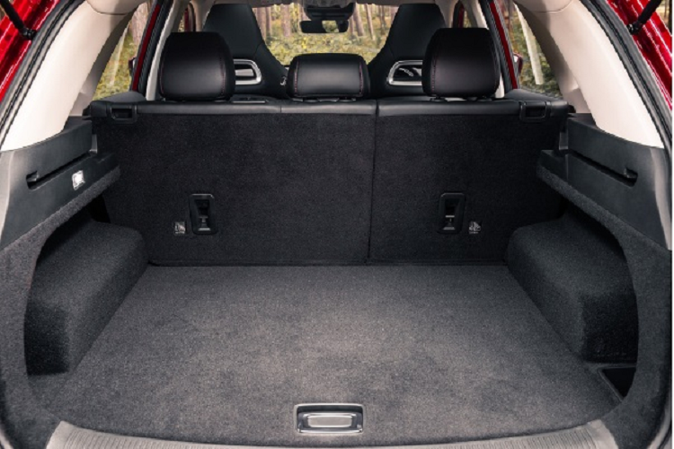 Tại thị trường Thái Lan, MG HS 2023 có 2 phiên bản động cơ. Thứ nhất là động cơ xăng 4 xi-lanh, tăng áp, dung tích 1.5L, tạo ra công suất tối đa 162 mã lực và mô-men xoắn cực đại 250 Nm. Sức mạnh được truyền đi thông qua hộp số tự động ly hợp kép 7 cấp và hệ dẫn động cầu trước.