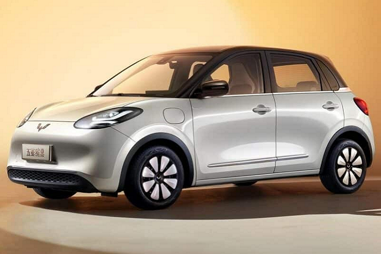 Vì thế, Bingo sẽ là chiếc xe hatchback chạy điện hàng đầu mới của Wuling, nên nhận được nhiều sự quan tâm của các khách hàng tại đất nước Trung Quốc. Sau 2 tuần ra mắt mẫu xe điện Bingo 2023, Wuling đã tung ra các hình ảnh chi tiết về nội thất của mẫu xe này và cho thấy khách hàng có thể tùy chọn rất nhiều đồ chơi cho xe.