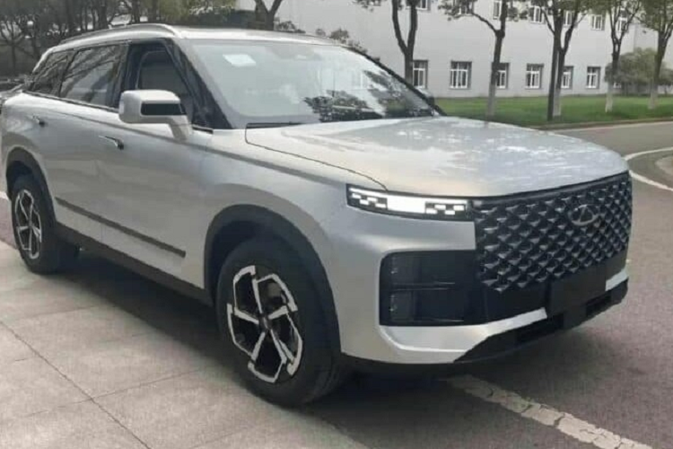 Được biết, mẫu xe Chery TJ-1 của Trung Quốc được định vị trong phân khúc SUV cỡ nhỏ, hãng định vị nó là một mẫu xe địa hình hạng nhẹ. Tuy nhiên, hiện tại mẫu xe này vẫn chưa có tên chính thức, TJ-1 chỉ là mã nội bộ của xe.