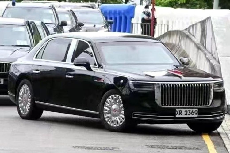 Theo Carscoops, The Beast có trọng lượng từ nằm trong khoảng 6,8 – 9 tấn. Khối lượng của Hồng Kỳ N701 được dự đoán ở mức tương tự, bởi chỉ riêng L5 làm nền tảng đã có cân nặng không dưới 3 tấn.