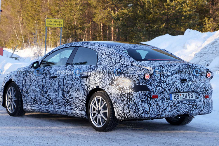 Mercedes-Benz CLA thế hệ thứ ba sẽ trang bị gói pin lithium iron phosphate (LFP) mới, sử dụng nguyên tắc sản xuất cell-to-pack và được cho là hiệu quả hơn các mẫu xe sử dụng pin lithium-ion hiện tại của hãng. Dự kiến phạm vi di chuyển gần 850 km với dung lượng pin đầy.