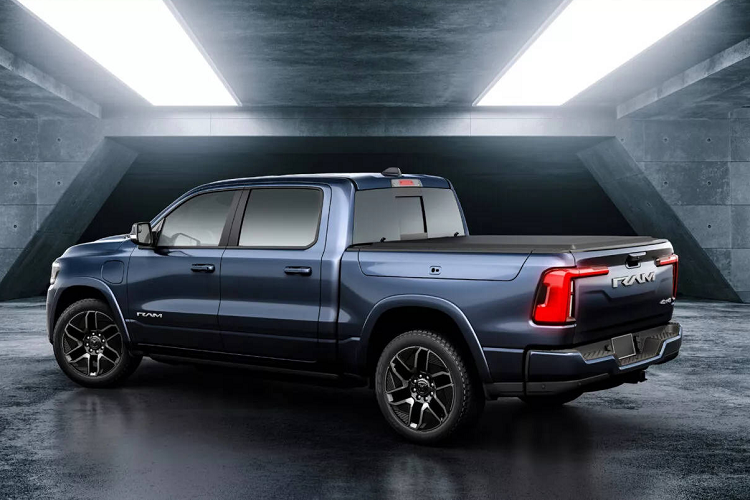 Hình ảnh chính thức cho thấy đây là mẫu bán tải cabin kép, tuy nhiên phần thùng hàng không đạt được đến mức dài như bản concept, thậm chí có thể xem là khá ngắn nếu xét theo tiêu chuẩn chung về xe bán tải cỡ lớn của Mỹ.