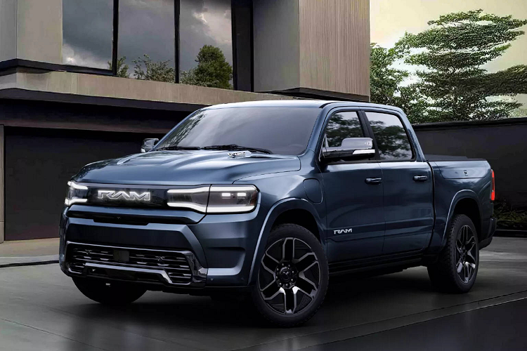 Tuy nhiên, chiếc bán tải chạy điện ở trạng thái sản xuất hàng loạt sẽ không còn những chi tiết độc đáo từng thấy trên bản concept nữa. Cụ thể, Ram 1500 REV 2024 chạy điện giờ đây vẫn chủ yếu giống như phiên bản Ram 1500 chạy động cơ đốt trong truyền thống.