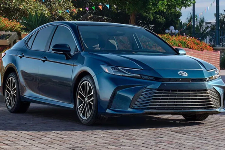 Hệ thống này bao gồm các tính năng hiện đại như cảnh báo tiền va chạm giúp phát hiện phương tiện và người đi bộ, kiểm soát hành trình thích ứng, hỗ trợ chệch làn đường, hỗ trợ biển báo đường, đèn pha tự động, giám sát điểm mù và cảnh báo phương tiện cắt ngang phía sau.