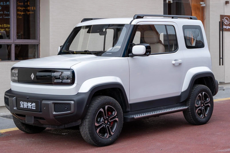 Điều này cũng sẽ đồng nghĩa với việc Baojun Yep sẽ có giá cao hơn mức 239-279 triệu đồng của Wuling Hongguang Mini EV. Tại Trung Quốc, mẫu xe này hiện có giá dao động từ 79.800 - 89.800 Nhân dân tệ (khoảng 273 - 307 triệu đồng).