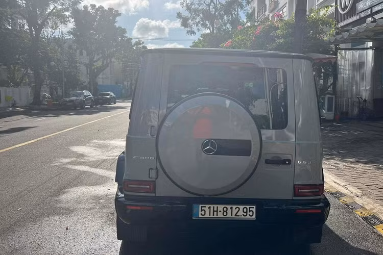 Hiện tại, tình trạng sức khỏe của mẫu xe Mercedes-AMG G63 này khá ổn định, xe đã lăn bánh được quãng đường dài hơn 21.000 km, tức trung bình mỗi năm, Cường Đô la cho xe lăn bánh trên 5.500 km. Số đồng hồ công tơ mét này chỉ mang tính chất tham khảo. Vì có 1 garage chuyên chăm sóc xe, nên những chiếc xe từ garage của Cường Đô la được rao bán luôn thu hút các dân chơi, vì mới chẳng thua gì xe xuất xưởng.