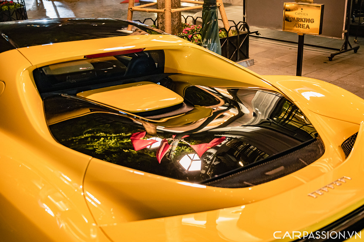 Để tăng thêm sự phấn khích khi cầm lái, Ferrari 296 GTB sở hữu hộp số tự động 8 cấp ly hợp kép phát triển từ những mẫu xe đua F1; giúp Ferrari 296 GTB mất 2,9 giây tăng tốc từ 0-100 km/h và vận tốc tối đa 330 km/h.