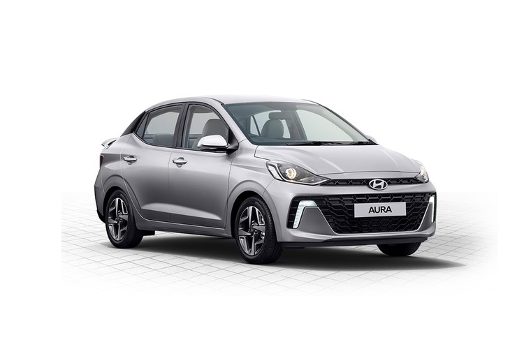 Cũng như Grand i10 mới, Hyundai Aura 2023 đã bị cắt động cơ tăng áp 1.0L với công suất tối đa 100 mã lực.