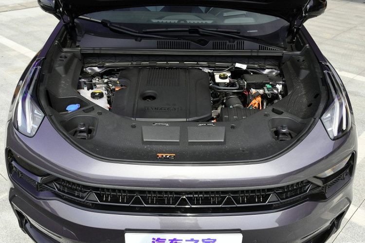 Theo thông tin từ Bộ Công nghiệp và Công nghệ thông tin Trung Quốc, sức mạnh của mẫu xe SUV lai coupe Lynk &amp; Co 05 sẽ ra mắt vào ngày được trang bị hệ truyền động plug-in hybrid bao gồm động cơ dung tích 1.5 lít và mô-tơ điện.