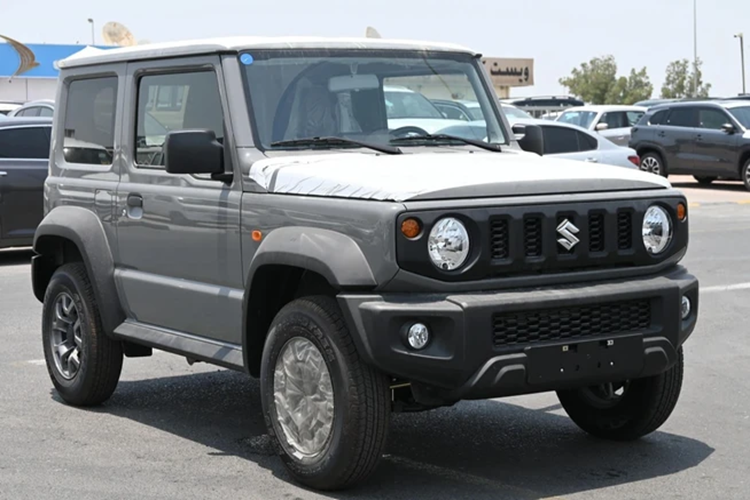 "Trái tim" của mẫu SUV này là động cơ xăng có mã K15B với 4 xi-lanh thẳng hàng, dung tích 1.5L, sản sinh công suất tối đa 75 kW (khoảng 100 mã lực) tại tua máy 6.000 vòng/phút. Động cơ đồng hành với hộp số tự động 4 cấp và hệ dẫn động 4 bánh. Đây cũng là động cơ hiện đang được dùng cho Suzuki XL7 ở Việt Nam.