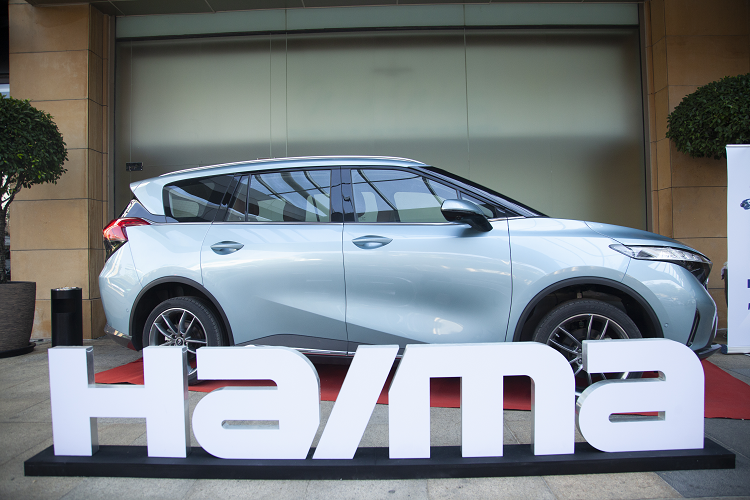 Hai mẫu xe Haima này mang thương hiệu 7X và 8S. Trong đó, Haima 7X là xe MPV cỡ nhỏ, cùng phân khúc với Mitsubishi Xpander, Honda BR-V và Toyota Veloz Cross. Haima 8S lại là SUV cỡ C, cạnh tranh với những đối thủ đáng gờm như Mazda CX-5, Honda CR-V và Hyundai Tucson tại thị trường Việt Nam.