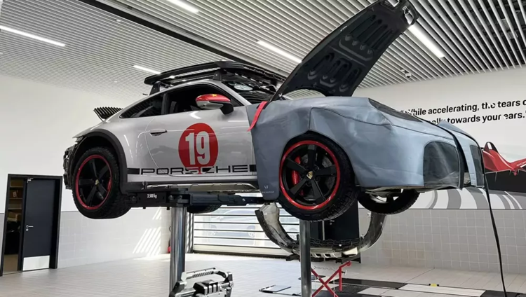 Porsche 911 Dakar cua dai gia Viet phuot 35.000 km se ra sao?