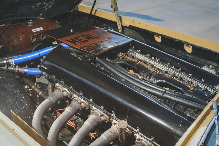 Quái thú The Beast lại được ra đời từ năm 1966 dưới bàn tay của kỹ sư người Anh có tên Paul Jameson. Ông Jameson đã tự mình dựng phần khung gầm cho chiếc xe này. Đây là chiếc xe đường phố đầu tiên mà kỹ sư này chế tạo. Ngoài khung gầm "hàng thửa", The Beast còn được trang bị hệ thống treo kết hợp giữa xe Jaguar (đằng sau) và Wolseley (phía trước).